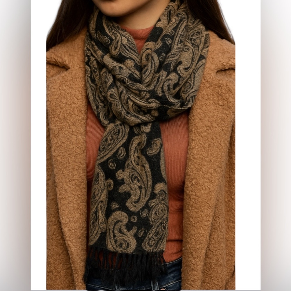 Better Than Cashmere Elegant Paisley Scarf – Beige & Black